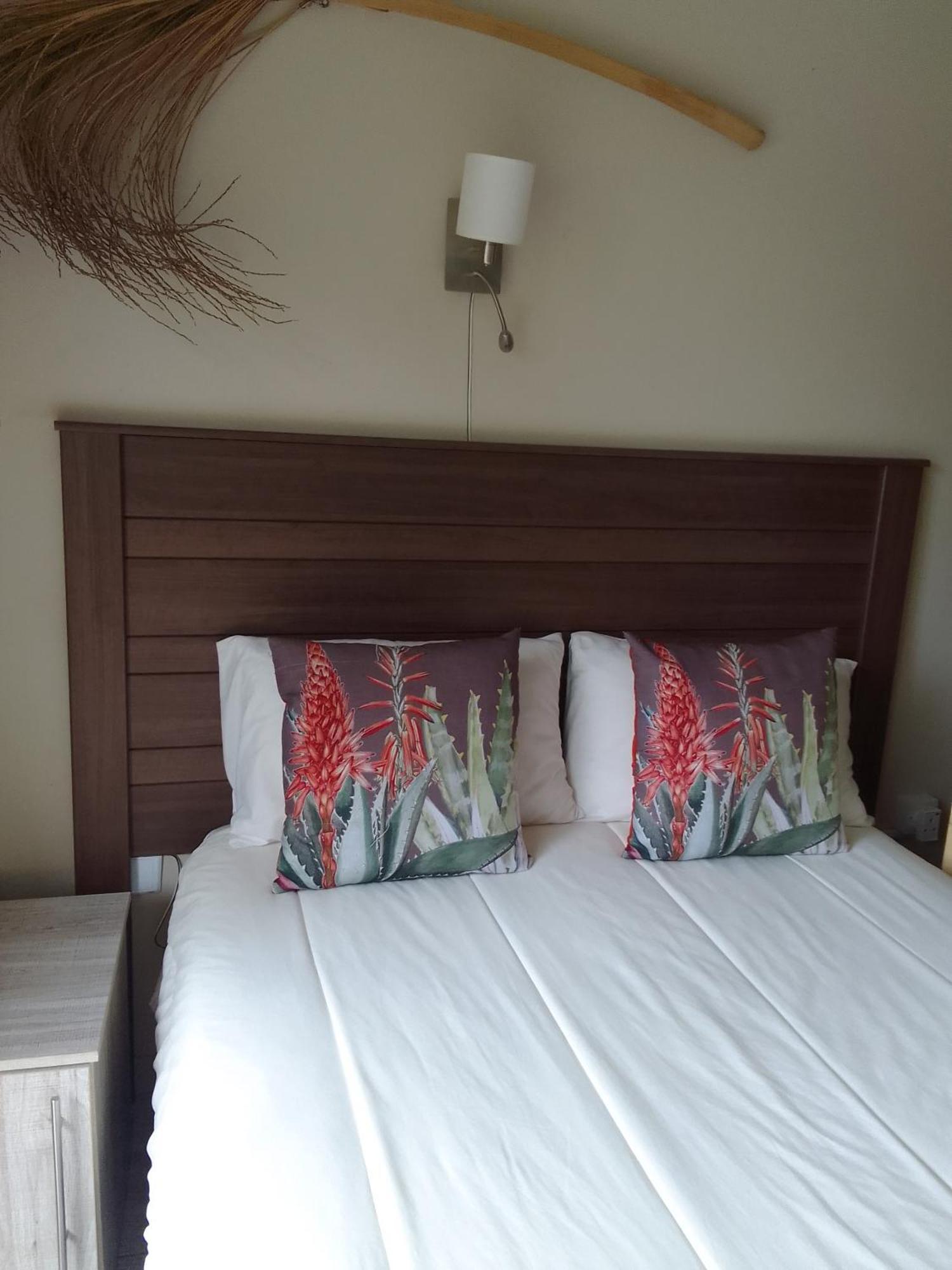 Birdville Bnb Guest House Габороне Экстерьер фото