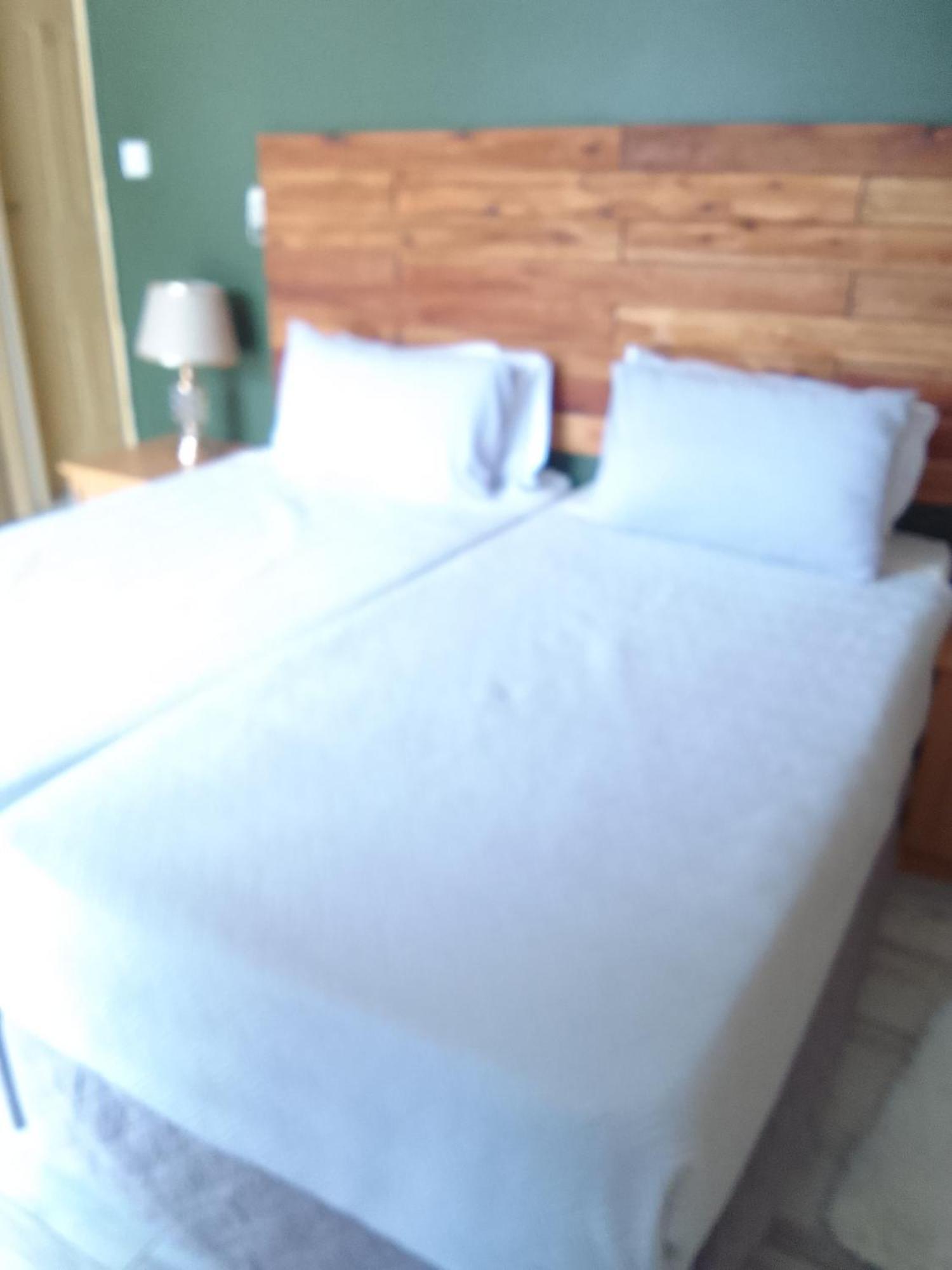 Birdville Bnb Guest House Габороне Экстерьер фото